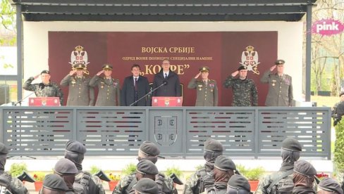 ВУЧИЋ ПРИСУСТВУЈЕ ОБЕЛЕЖАВАЊУ ДАНА ЈЕДИНИЦЕ КОБРЕ: Председник обилази нови објекат