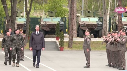 OD 1. MARTA DA KRENEMO U VOJNI ROK Vučić: Mladići će steći životne navike, više odgovornosti i ozbiljnosti