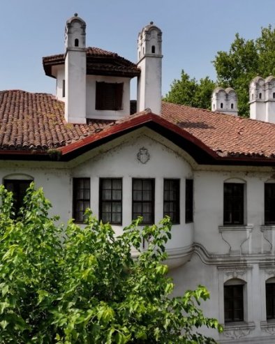 На кафи код кнегиње: Монодрама о животу на двору Обреновића