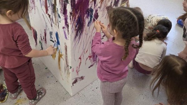 Стигли поклони поводом Васкра: Градоначелник Шапца посетио новоотворени вртић ,,Хајди