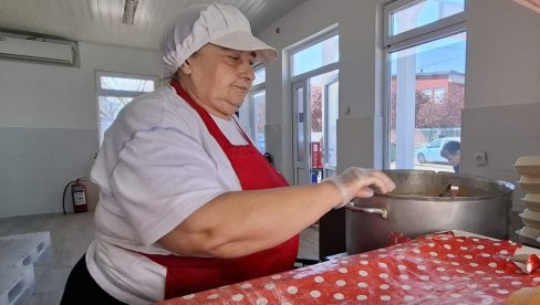 УЗ храну подари сваком и лепу реч: Мирослава Стевановић из Чачка, већ 20 година волонтер у тамошњој народној кухињи