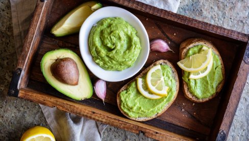 Сочан и укусан: Пикантни авокадо намаз