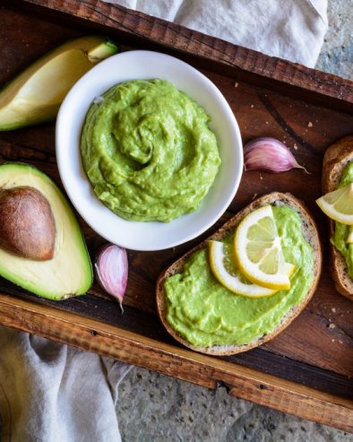 Сочан и укусан: Пикантни авокадо намаз
