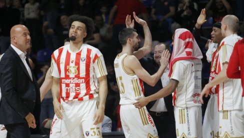 Otkriveno! Evo šta se dešavalo u svlačionici Zvezde na poluvremenu meča sa Barselonom