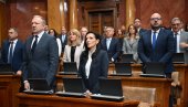 Teško im doći na sednicu, kako bi državu vodili? Čak 15 poslanika opozicije se nije pojavilo u sali Skupštine, očigledno imaju preča posla