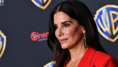 Povratak Sandre Bulok: Nakon godina pauze posle smrti supruga, glumica ponovo na crvenom tepihu, i izgleda sjajno (FOTO)