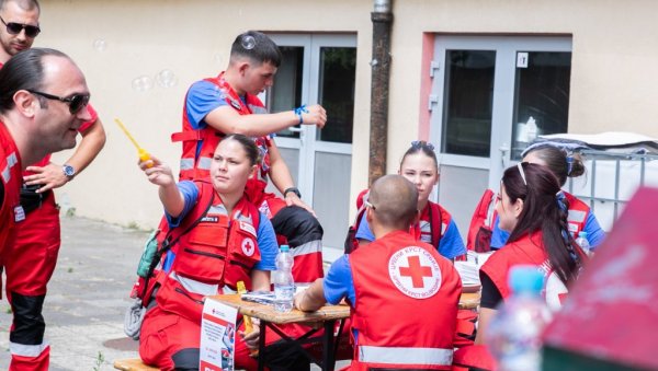 „Шта знаш о здрављу?“: Интерактивни квиз Црвеног крста Војводине у Новом Саду