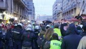 НЕПИСМЕНИ СТЕ И НЕ СМАРАЈТЕ НАС ВИШЕ: Букти рат међу блокадерима (ФОТО)