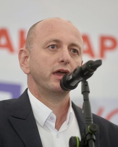 Милан Кнежевић о повлачењу признања лажне државе: Верујем да ће Спајић схватити озбиљност ситуације