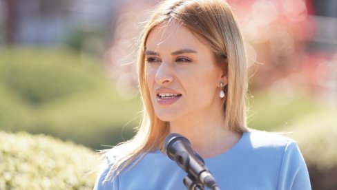 NIKO NE MOŽE TENK SA KOŠARA DA NAZIVA SMEĆEM! Đurđević Stamenkovski odbrusila blokaderima u Kruševcu
