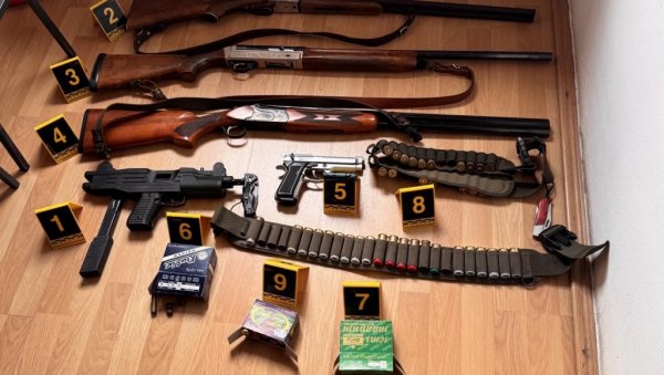 Заплењене пушке, пиштољи, муниција: Епилог претреса у Мојковцу