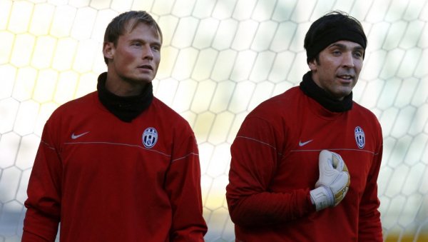 Цео свет плаче са Буфоном! Сви сте луди, никада ме нећете имати – речи које је Алекс однео у гроб!