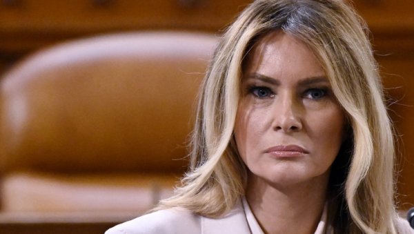 ПОСТОЈИ ЕМОЦИОНАЛНА ДИСТАНЦА И СВИ У ПОРОДИЦИ ТО ЗНАЈУ Ево зашто Меланија Трамп није била на венчању Доналда Трампа млађег