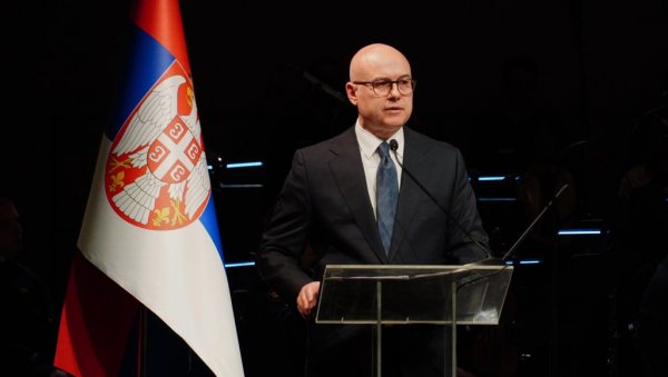 Ко је на чијој страни? Хитна реакција Вучевића на скандалозно понашање припадника полиције у Новом Саду (ВИДЕО)