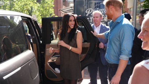 Меган Маркл обукла минић, а ноге као чачкалице, сви су у шоку како изгледа: Носи и детаљ који је презирала на двору! (ФОТО)