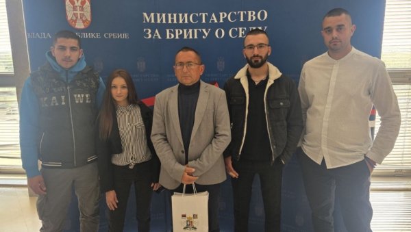 Потписана четири нова уговора: Бачка Паланка за пет година обезбедила чак 202 куће за младе и младе брачне парове