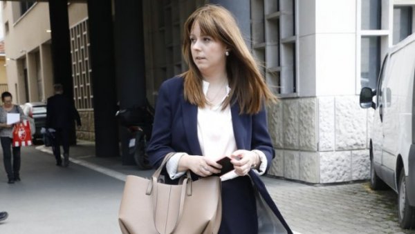 БРУКА - КУСТУРИЦА ПОБЕГАО ОД НОВИНАРА Нешићева: Тражи да ми забране да будем новинар (ВИДЕО)