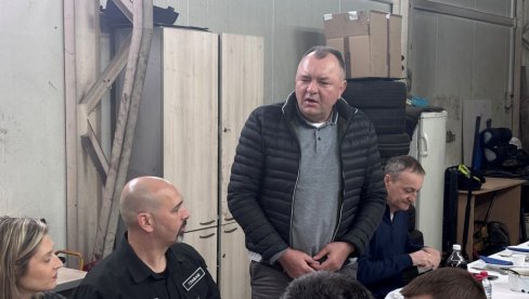 Tradicionalni pasulj pred maraton: Radnici Parking servisa na večeri sa komunalcima, policajcima, saobraćajcima, kolegama