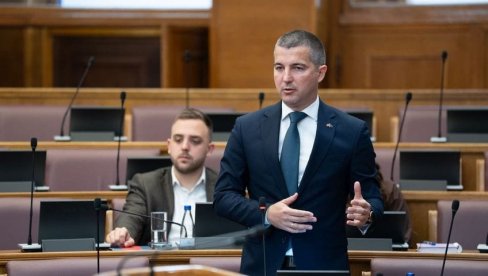 RASKUĆITI NARKO-KARTELE: Bečić na poslaničkom satu poručio da se protiv kriminala bori na svim frontovima (FOTO)