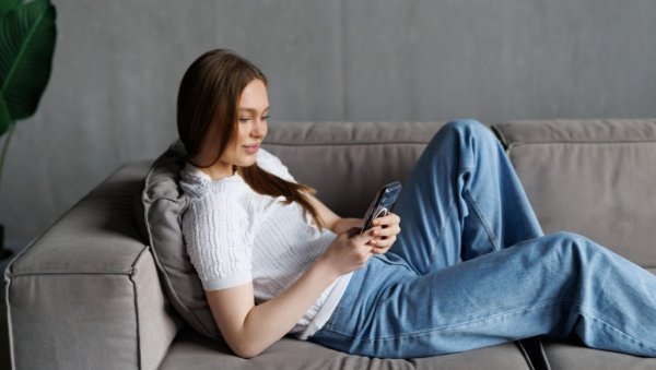 Ако вам стигне ова порука, одмах је обришите: Нова опасна превара кружи Србијом, ево како покушавају да вам украду новац са картице