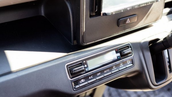 Како припремити климу за лето? Возачи занемарују ову ставку у ауту, а трошак може бити велики