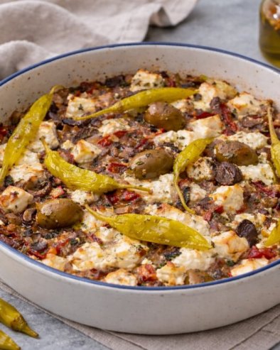 ЗАПЕЧЕНО МЛЕВЕНО МЕСО СА ПОВРЋЕМ И СИРОМ:  Кремасто и пуно укуса