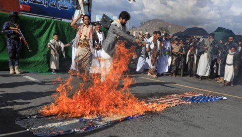 Пробудио се најопакији непријатељ САД па најавио блокаду мореуза Баб ел-Мандеб: Трампова сила стегнута у паклени обруч