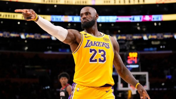 Леброн Џејмс је газда Лос Анђелеса! Лејкерси повели против Хјустона