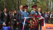 Вучић у Доњој Градини: Србија одаје почаст жртвама Јасеновца (ФОТО)