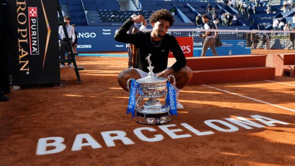 Фис уз Иванишевића до пехара: Француз поразио Руса и освојио Барселону