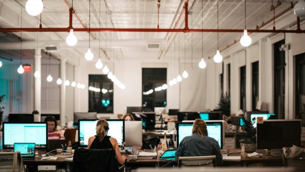 Ову навику сви имамо - али да ли нам стварно штети? Ево шта каже наука