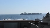 Amerikanci rešetali iranski brod: Razarač otvorio vatru na Tousku, marinci preuzeli kontrolu! (VIDEO)