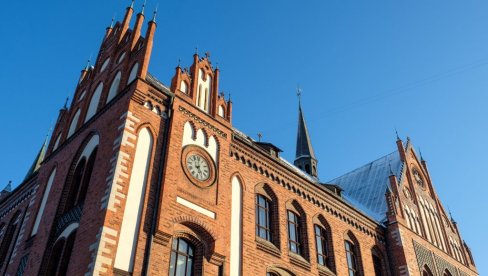 NOVI NIVO BESMISLENIH ODLUKA: Letonija zabranila uvoz knjiga, novina, igračaka iz Rusije