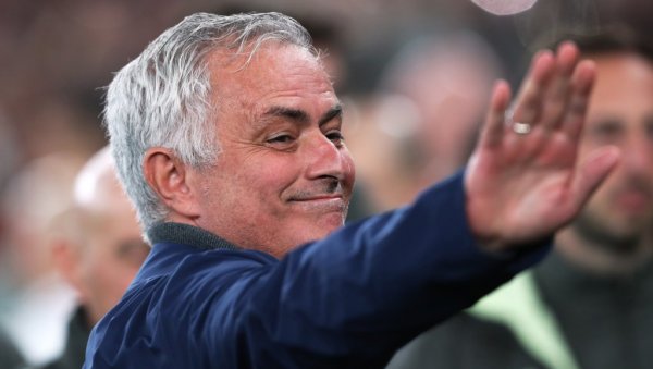 Жозе Мурињо је упитан да ли преузима Реал, оно што је одговорио шокирало је цео Мадрид