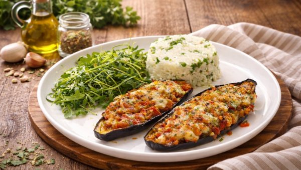 ПУЊЕНИ ПАТЛИЏАН: Сочно јело које осваја на први залогај