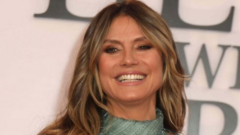 Da li je ovo najbizarnija fotka u istoriji mode? Hajdi Klum u donjem vešu se ljubi sa ćerkom (FOTO)