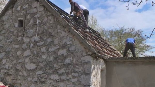 Гацко на делу показало солидарност: Миловићи ускоро у новом дому