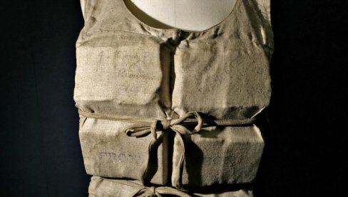 Plaćen je  670.000 funti: Ovo je prsluk za spasavanje koji je nosila putnica sa Titanika