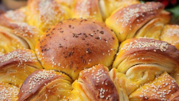 НЕ ЗОВЕ СЕ БЕЗ РАЗЛОГА ОВАКО: Мекана погача, уживаћете и у мирису и у укусу