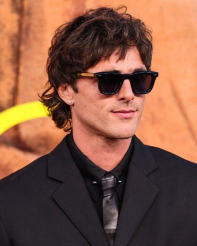 Најлепши млади глумац на свету више није слободан? Освојила га је позната манекенка (ФОТО)