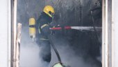 ВЕЛИКИ ПОЖАР НА НОВОМ БЕОГРАДУ:  Гори тржни центар „Енјуб“ - велики број ватрогасаца бори се са ватреном стихијом (ВИДЕО)