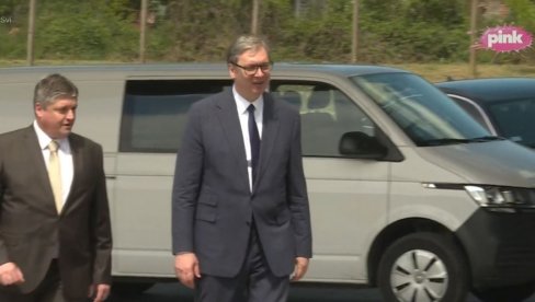 Vučić u Paraćinu: Predsednik na otvaranju pogona kompanije Vaider Srpska fabrika stakla (VIDEO)
