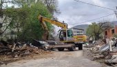Ново иживљавање власти тзв. Косова: У северној Митровици срушено двадесетако гаража у власништву Срба (ФОТО)