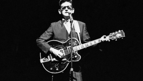 Жену му убио камион на његове очи, синови умрли у пламену: Животна прича човека који је написао једну од најлепших песама је био пакао