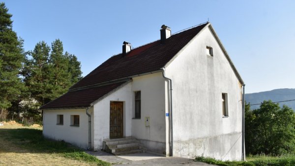 Парохијски дом претварају у конак: У православном селу Врбица код Ливна поред цркве биће и преноћиште (ФОТО)