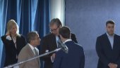 Vučić na ceremoniji otvaranja vidokovca na Kuli Beograd: Ambulantna kola obilaziće sela i pomagati penzionerima i njihovim unucima