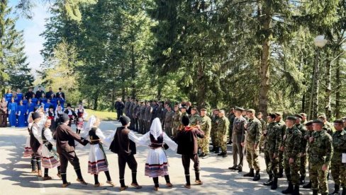 Svečano na poligonu „Pasuljanske livade“: Obeležen Dan Vojske Srbije (FOTO)