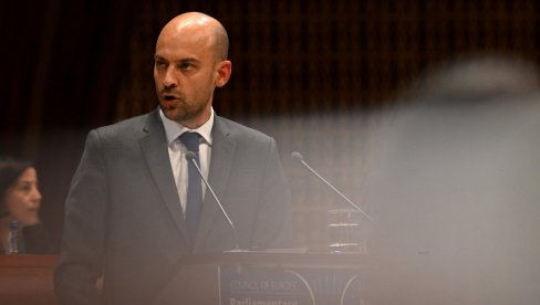 Шеф дипломатије Баро осудио ратни злочин у Либану: Француска одала почаст својим страдалим војницима