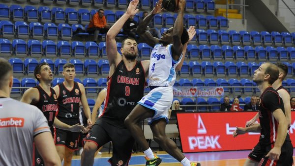 “БЕЛИ“ НИШАНЕ ТРИЈУМФ: Кошаркаши краљевачке Слоге дочекују Борац из Земуна