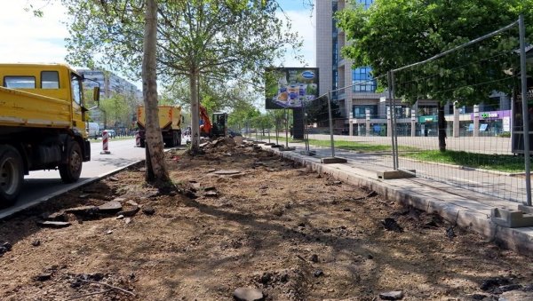 Реконструкција 50 паркинг места у Новом Саду: Завршни радови на паркиралишту Булевара ослобођења